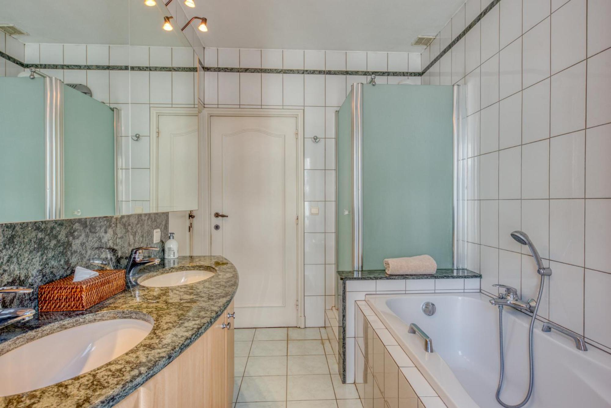 Belle Maison Bourgeoise Partagee De 4 Logements Льєж Екстер'єр фото